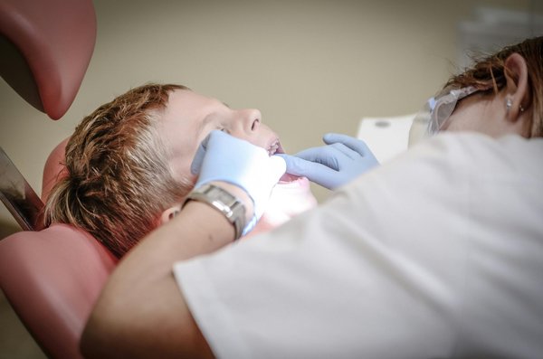 Dentiste Anjou : soins dentaires de qualité pour votre sourire
